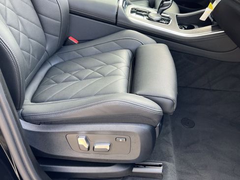 Used 2023 BMW X5 xDrive40i w/ Parking Assistance Package image 31