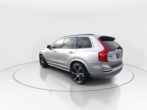 Used 2022 Volvo XC90 T5 Momentum w/ Advanced Package image 6