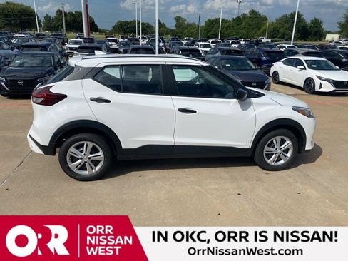 New 2025 Nissan Kicks Play S w/ Interior Electronics Package image 6