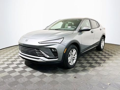 Used 2025 Buick Envista Preferred image 4