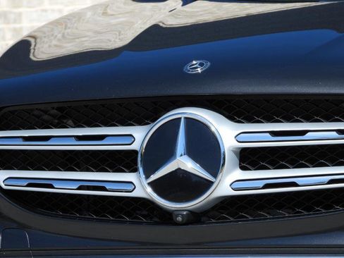 Used 2020 Mercedes-Benz GLC 300 image 4