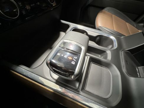 Certified 2024 Chevrolet Silverado 1500 High Country w/ Technology Package image 16