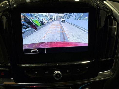 Used 2020 Chevrolet Traverse LT w/ LPO, Blackout Package image 20