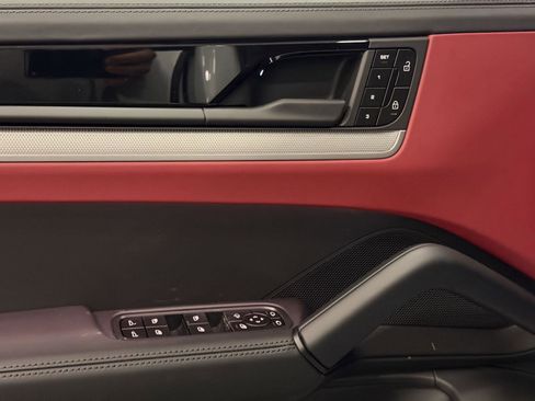 New 2026 Porsche Cayenne S image 14