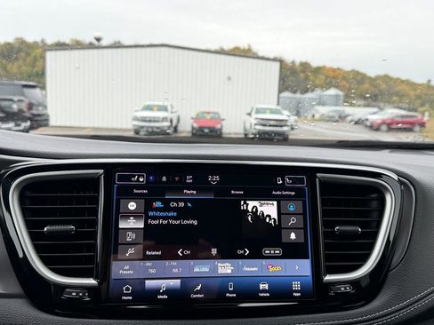 New 2026 Chrysler Pacifica Select image 26