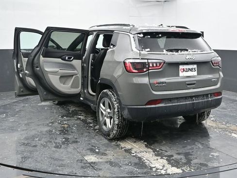 Used 2024 Jeep Compass Latitude image 53