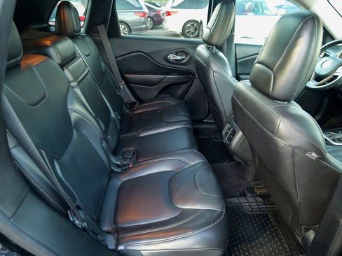 Used 2017 Jeep Cherokee Limited image 29