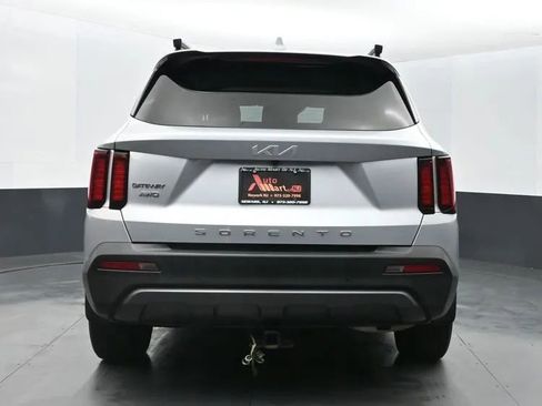 Used 2022 Kia Sorento S image 8