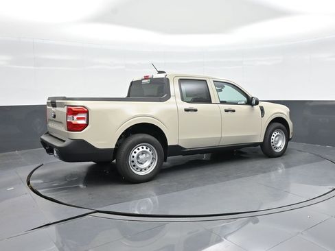 New 2025 Ford Maverick XL image 9