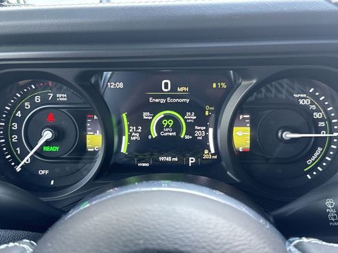 Used 2025 Jeep Wrangler Unlimited Sahara image 10