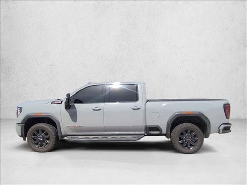 Used 2024 GMC Sierra 2500 AT4 w/ Technology Package AWD/4WD image 8