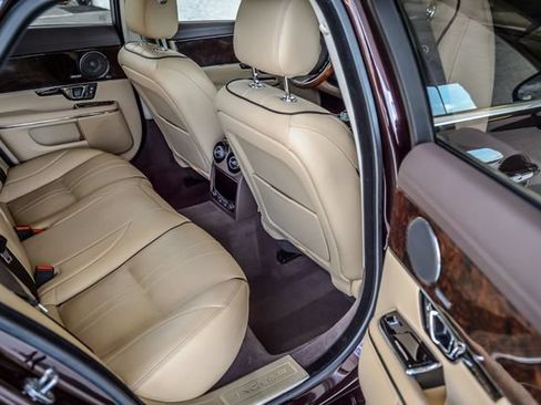 Used 2016 Jaguar XJ R-Sport RWD image 24