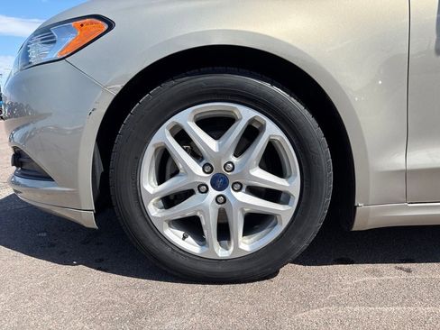 Used 2015 Ford Fusion SE FWD image 9