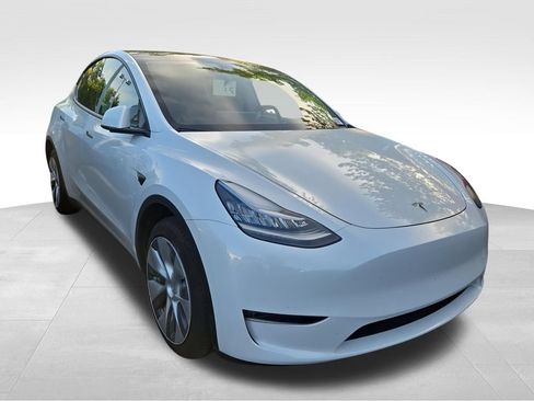 Used 2023 Tesla Model Y Long Range AWD/4WD image 1