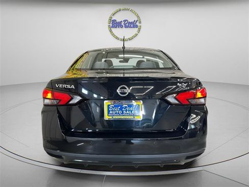 Used 2021 Nissan Versa S FWD image 5