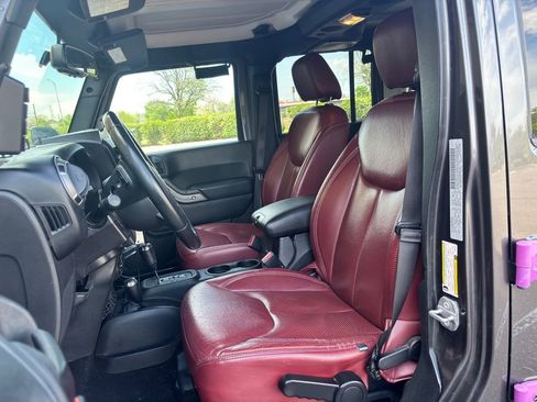 Used 2018 Jeep Wrangler Unlimited Sport S AWD/4WD image 16