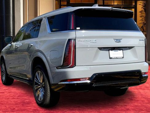 New 2026 Cadillac Escalade IQL Luxury AWD/4WD image 4