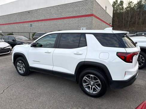 Used 2025 GMC Terrain Elevation image 3