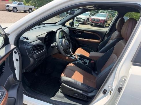 Certified 2025 Subaru Forester Touring AWD/4WD image 8