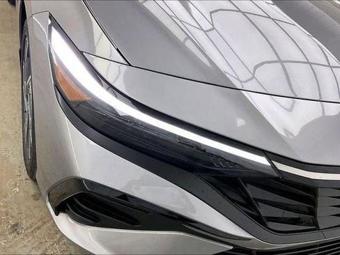 New 2026 Hyundai Elantra Limited image 36