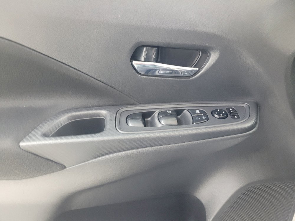 Used 2021 Nissan Versa SV FWD image 27