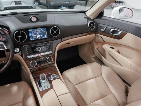Used 2013 Mercedes-Benz SL 550 image 26