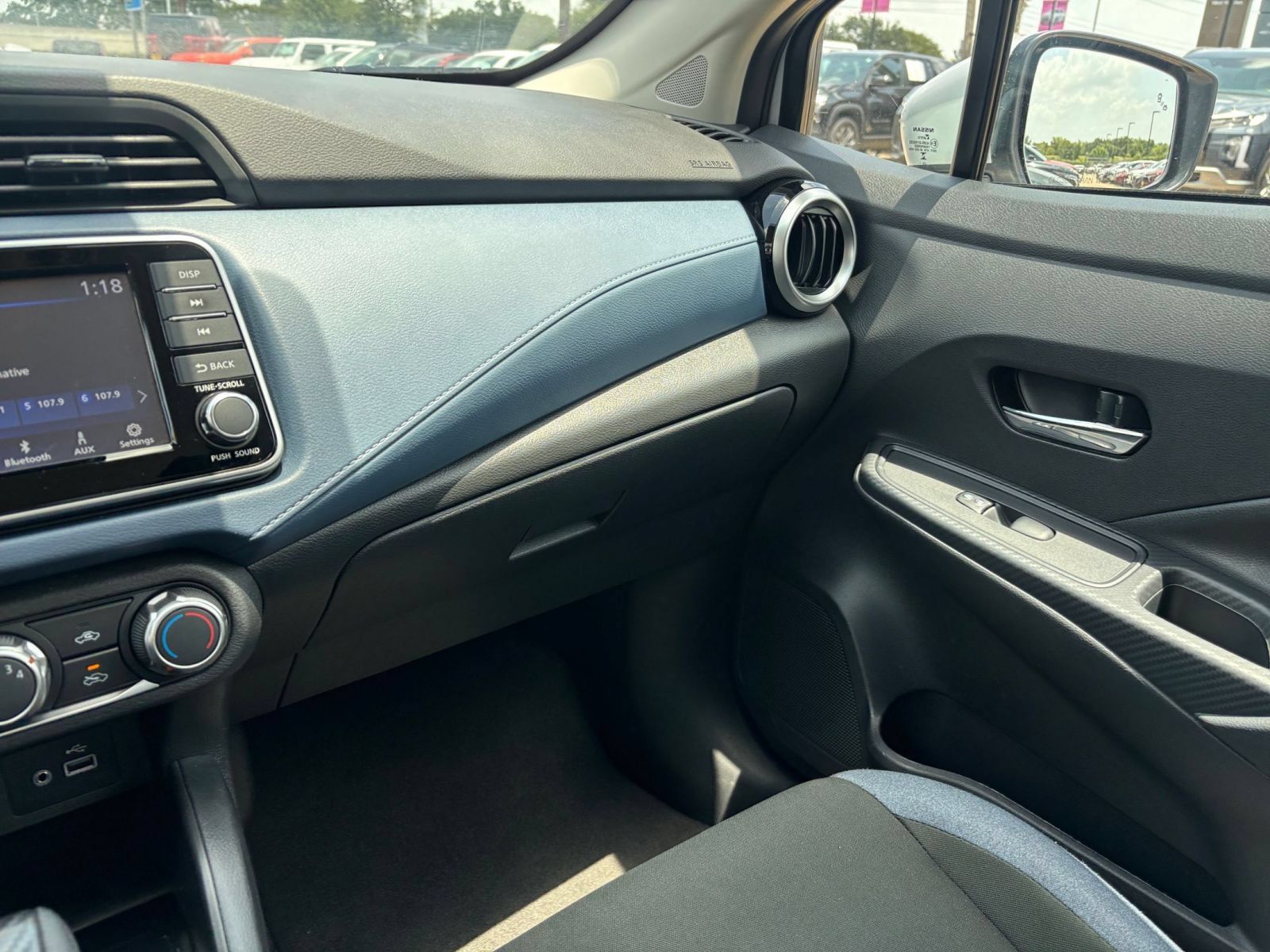 Used 2025 Nissan Versa SV FWD image 32