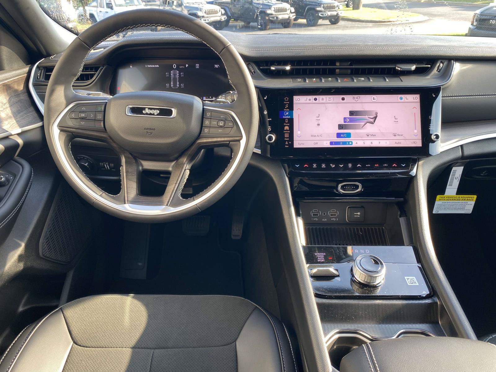New 2026 Jeep Grand Cherokee Altitude AWD/4WD image 10