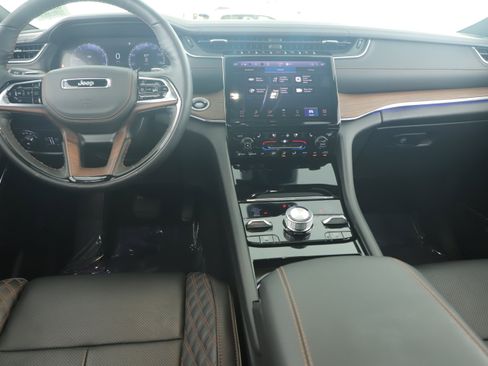 Used 2025 Jeep Grand Cherokee L Summit w/ Obsidian Package image 19