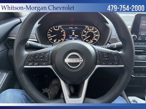 Used 2024 Nissan Altima 2.5 SV image 18