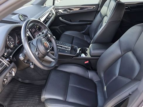 Used 2024 Porsche Macan AWD/4WD image 12