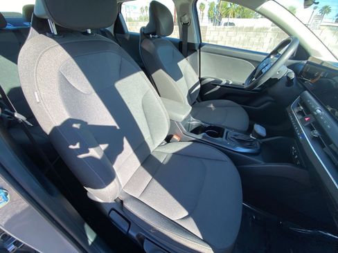 Used 2025 Kia K4 LXS FWD image 35
