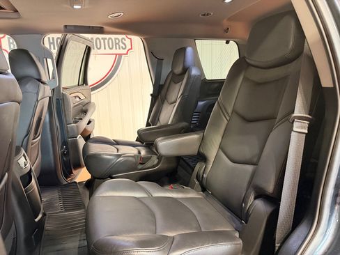 Used 2020 Cadillac Escalade Luxury AWD/4WD image 22