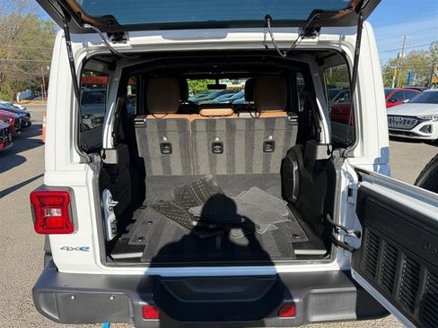 Used 2023 Jeep Wrangler Sahara w/ Cold Weather Group image 19