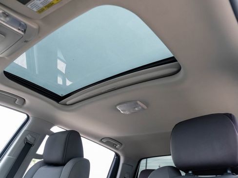 Used 2016 Toyota Tundra Platinum image 21