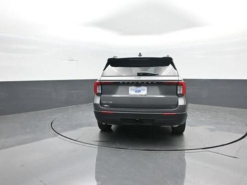 New 2026 Ford Explorer Active RWD image 6
