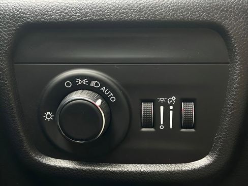 Certified 2022 Jeep Grand Cherokee L Laredo image 29