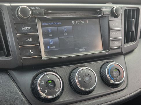 Used 2017 Toyota RAV4 LE image 14