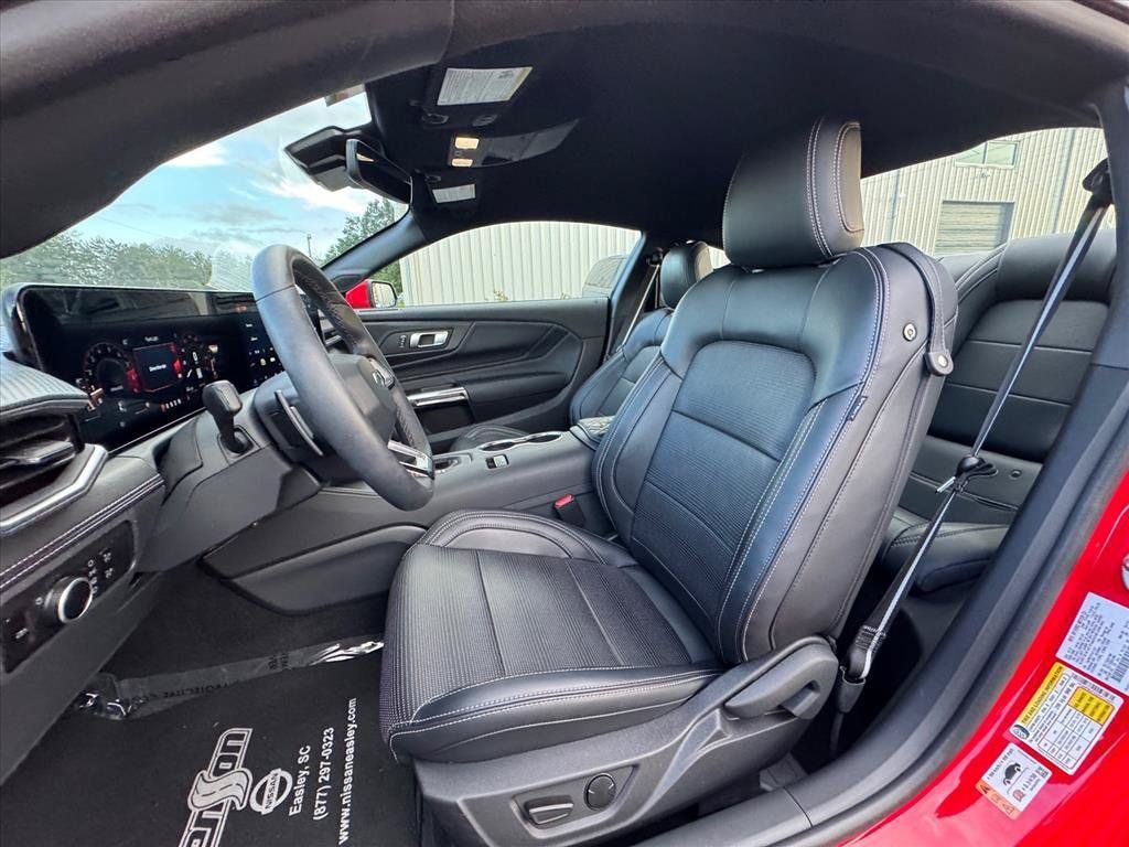 Used 2025 Ford Mustang GT Premium RWD image 15