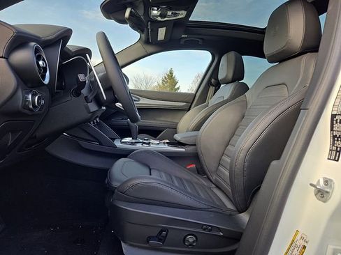New 2026 Alfa Romeo Stelvio Sprint image 9