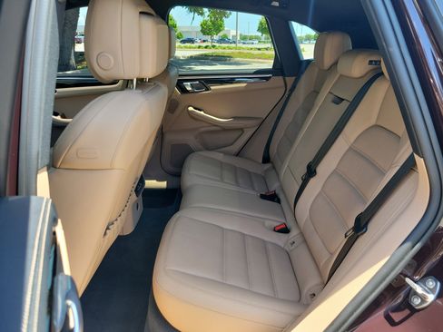 Used 2023 Porsche Macan AWD/4WD image 15