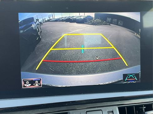 Certified 2022 Lexus ES 300h w/ Premium Package image 31