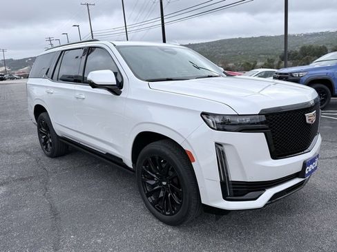 Used 2024 Cadillac Escalade Sport Platinum w/ LPO, ONYX Package image 4