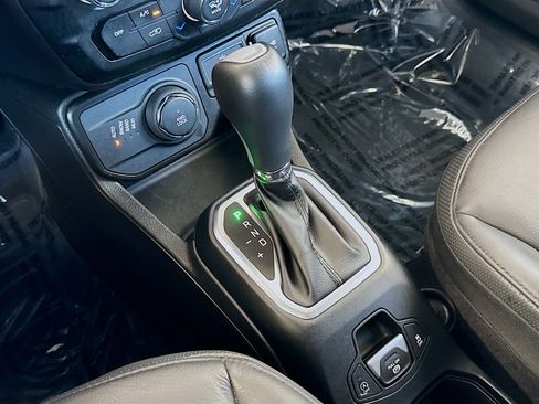 Used 2023 Jeep Renegade Limited AWD/4WD image 13
