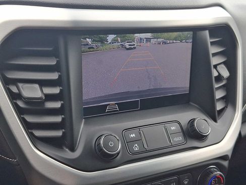 Used 2021 GMC Acadia SLE w/ LPO, Floor Liner Package FWD image 19