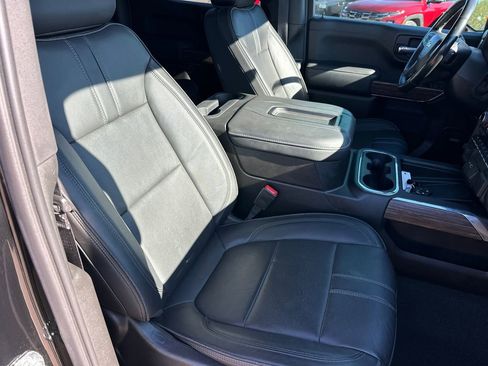 Used 2022 Chevrolet Silverado 1500 High Country w/ Technology Package image 13