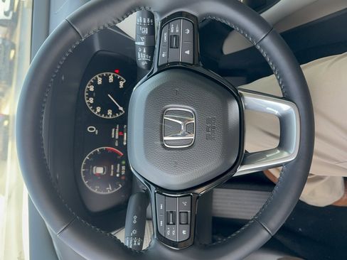 Used 2026 Honda HR-V EX-L image 13