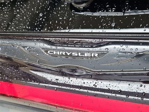 Used 2022 Chrysler Pacifica Touring-L w/ S Appearance Package image 25