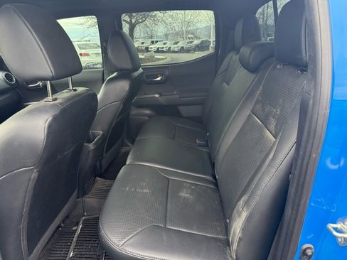 Used 2020 Toyota Tacoma TRD Off-Road w/ TRD Premium Off Road Package image 15
