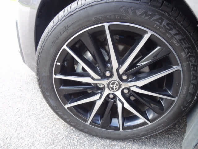 Used 2023 Toyota Camry SE w/ Cold Weather Package FWD image 35